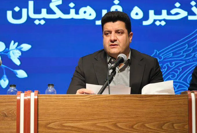 فساد در پتروشیمی: رازهای علی صادقی در صندوق ذخیره فرهنگیان برملا می‌شود